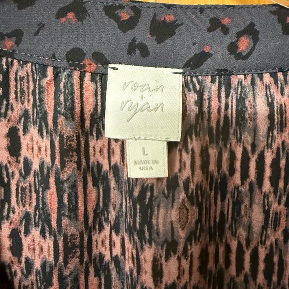 Anthropologie Roan + Ryan Chic Black and Pink Patterned Blouse - Picture 3 of 4